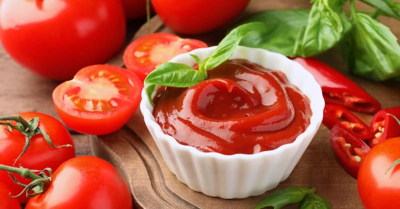 تصویر 2 از رب گوجه فرنگی رعنا با ساختار غنی و مناسب ایجاد لایه های عمیق طعم در پخت